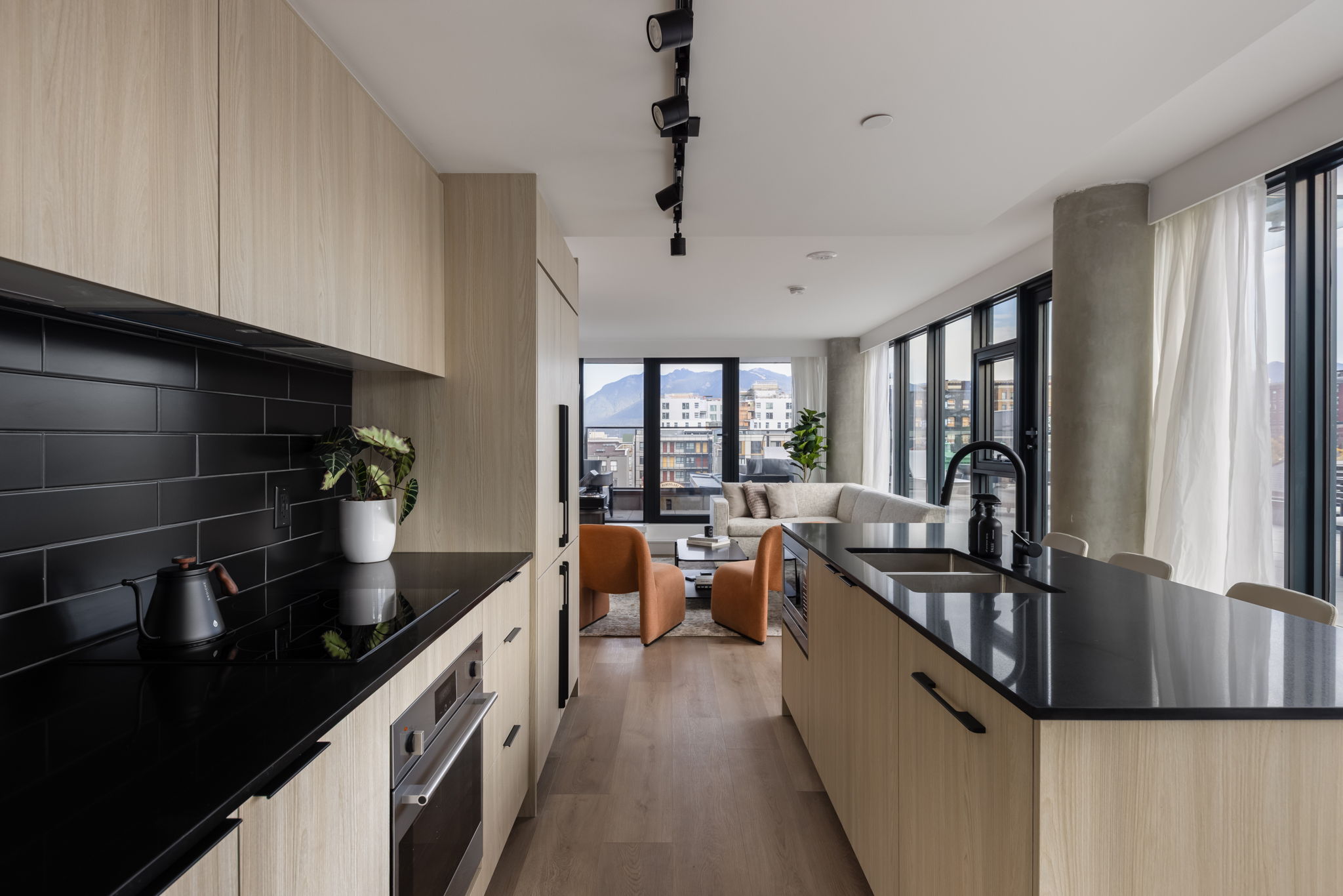 Terrace apartment in Vancouver's Chinatown | Keefer House hotel